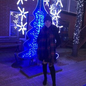 Meet your Posher, Chloe